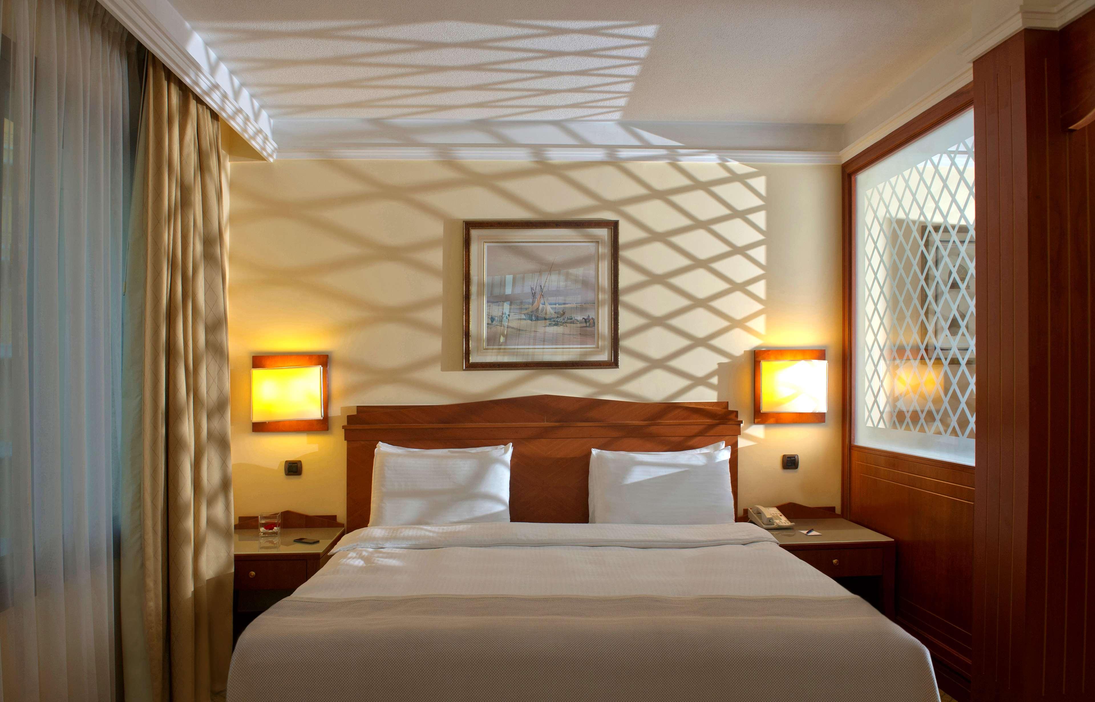 Radisson Blu Martinez Beirut Hotel ภายนอก รูปภาพ A room at the hotel