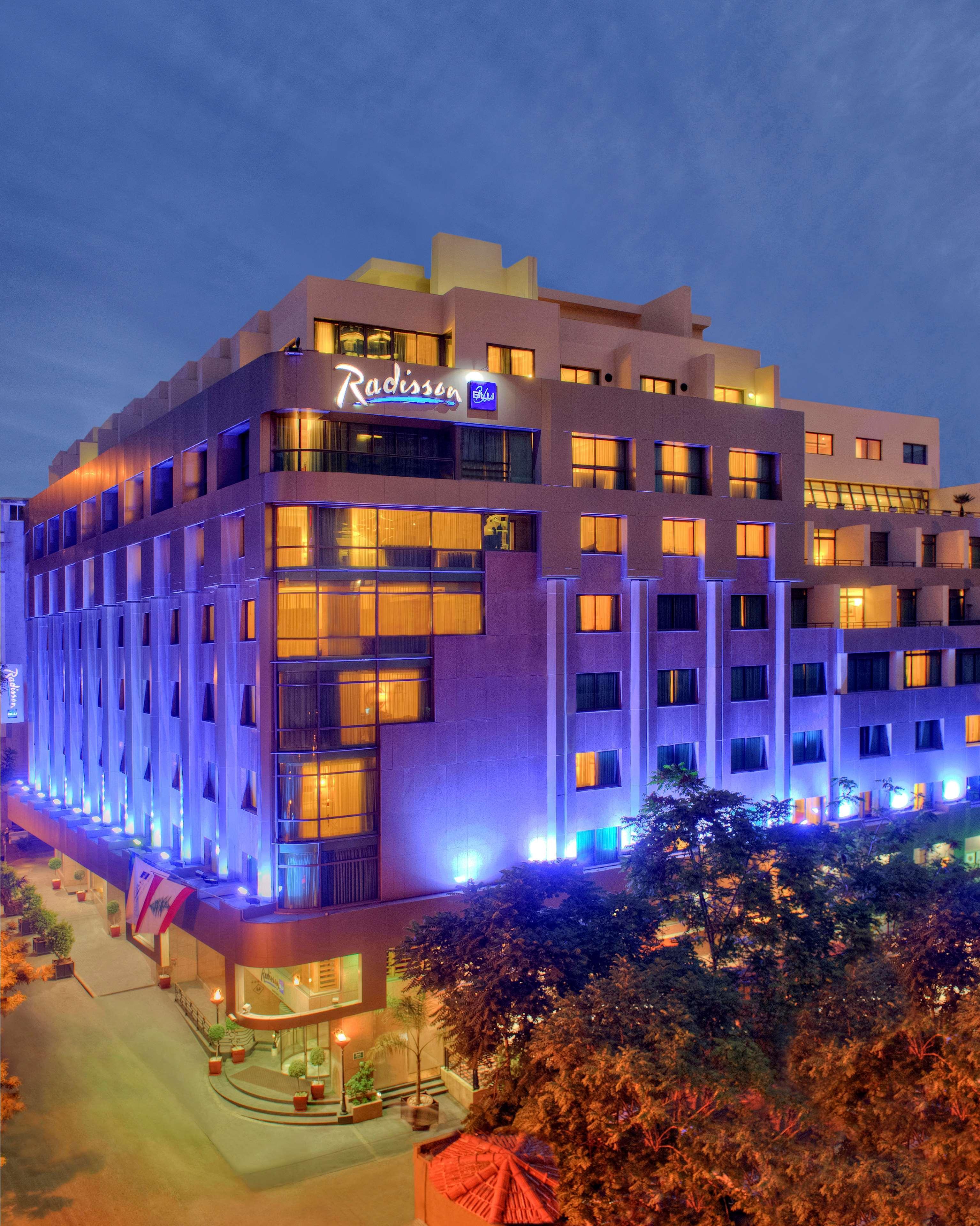 Radisson Blu Martinez Beirut Hotel ภายนอก รูปภาพ Radisson Blu Hotel, Karachi