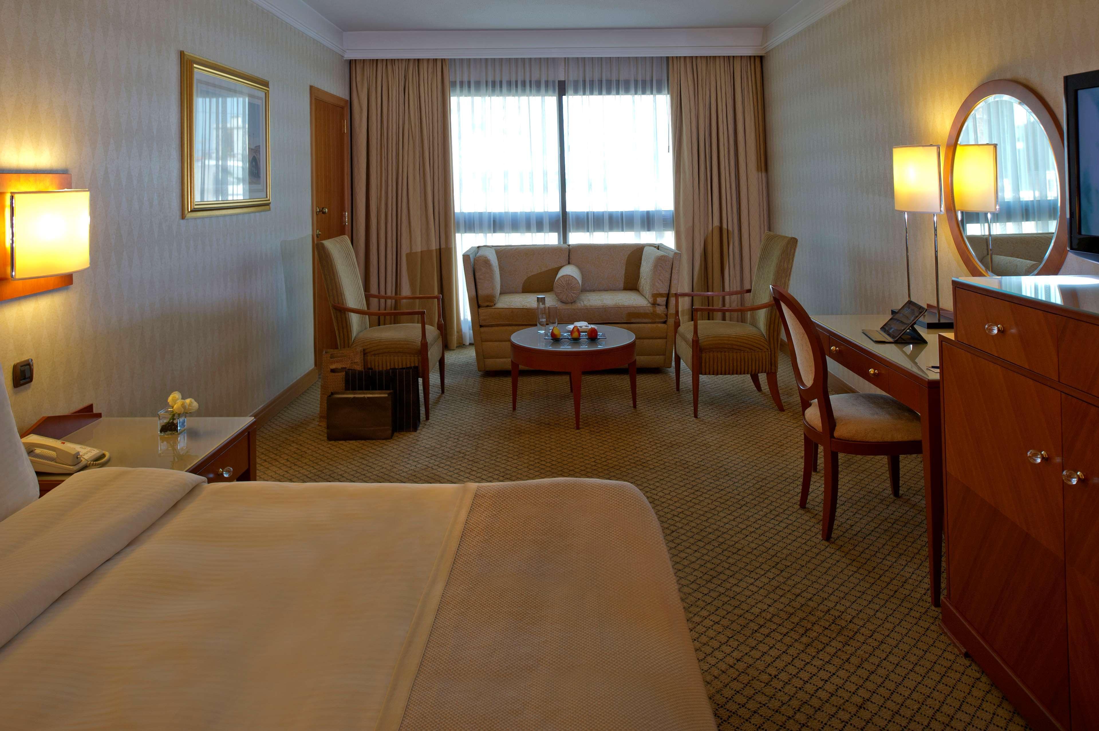 Radisson Blu Martinez Beirut Hotel ภายนอก รูปภาพ A room at the hotel