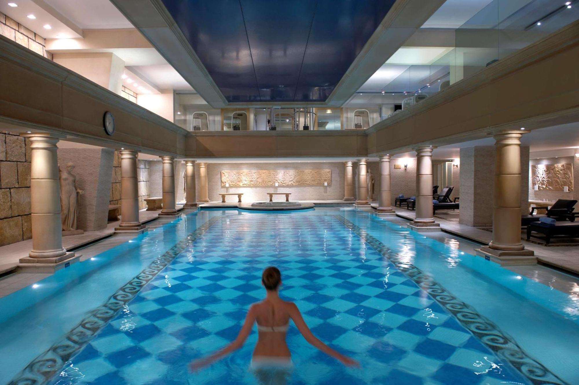 Radisson Blu Martinez Beirut Hotel ภายนอก รูปภาพ The pool at the Four Seasons Hotel, Istanbul