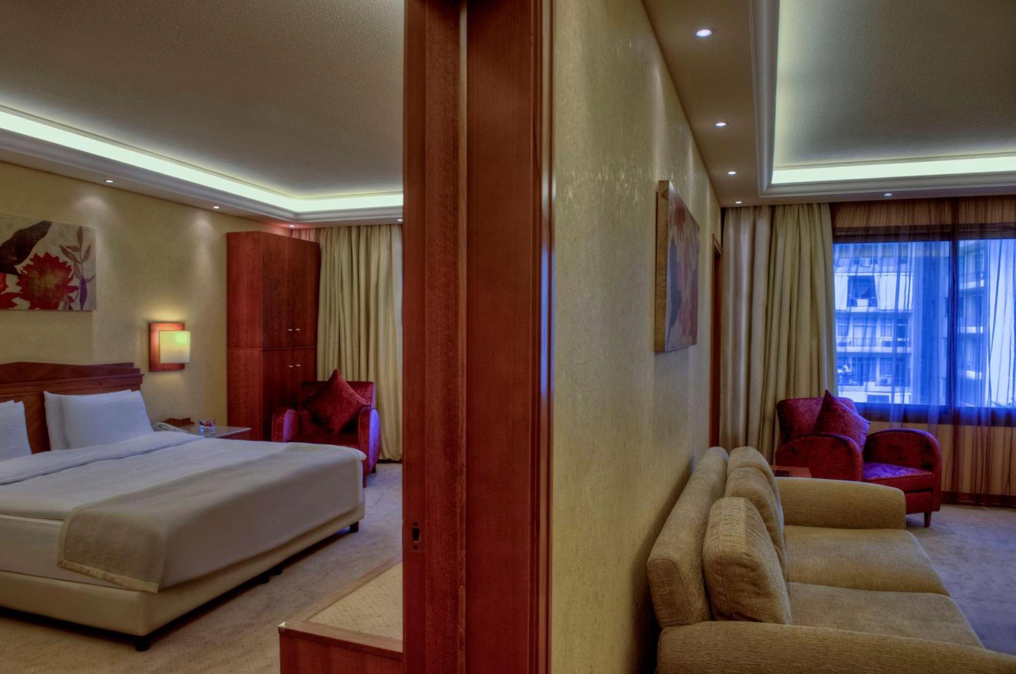 Radisson Blu Martinez Beirut Hotel ภายนอก รูปภาพ Suite